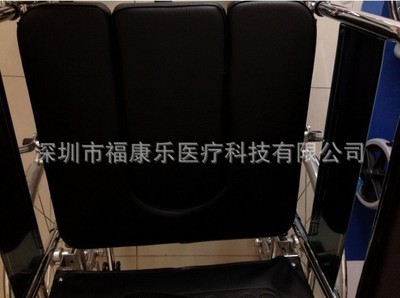 多功能座便轮椅 解决老年人如厕难题的实用之选